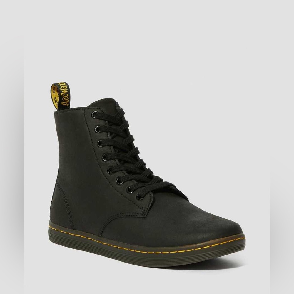 Dr. Martens Shoreditch Women Black Greasy Leather Boots. Size 8